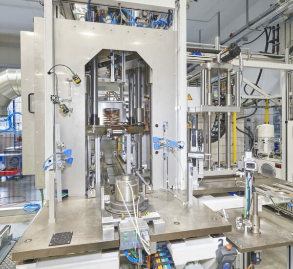 Assembly line for rotor Synchronous motor Sonplas