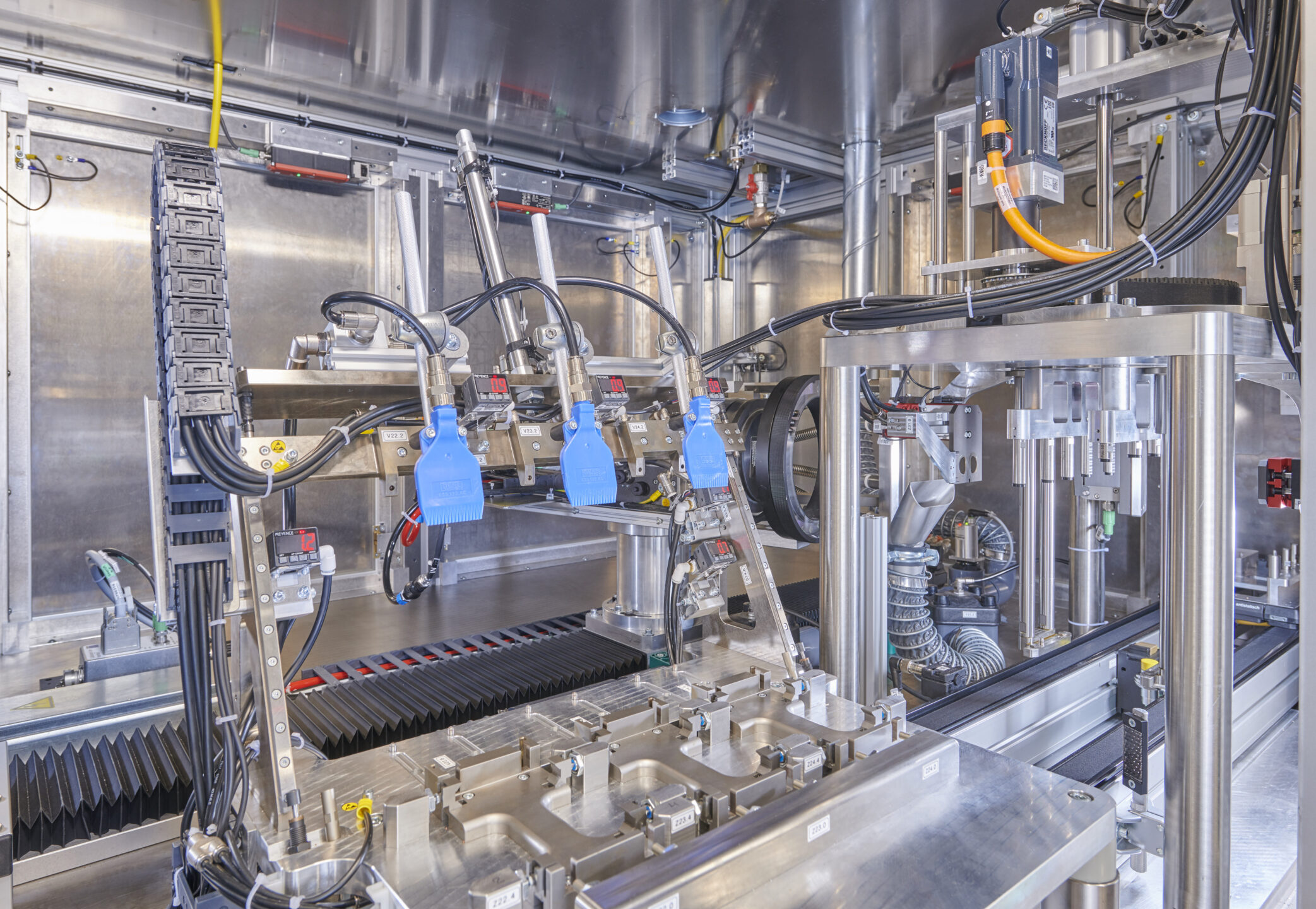 Innenansicht EMV Filter Montage Kupferschweißstation