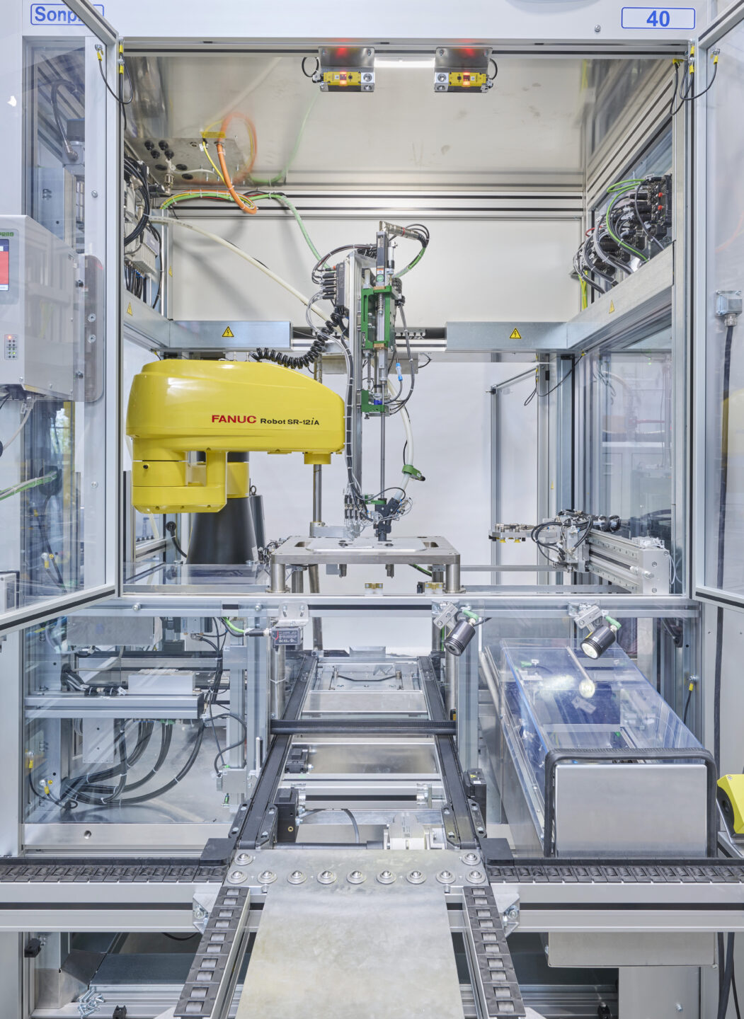 Innenansicht Inverter Montagelinie