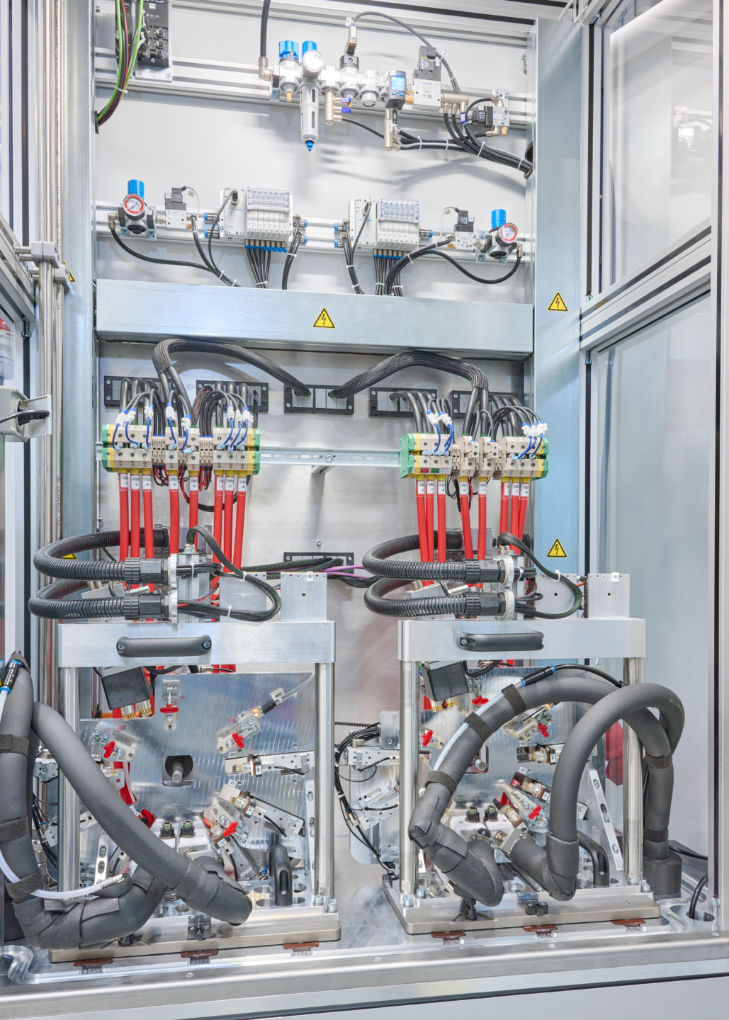 Detailansicht in den Inverterprüfstand