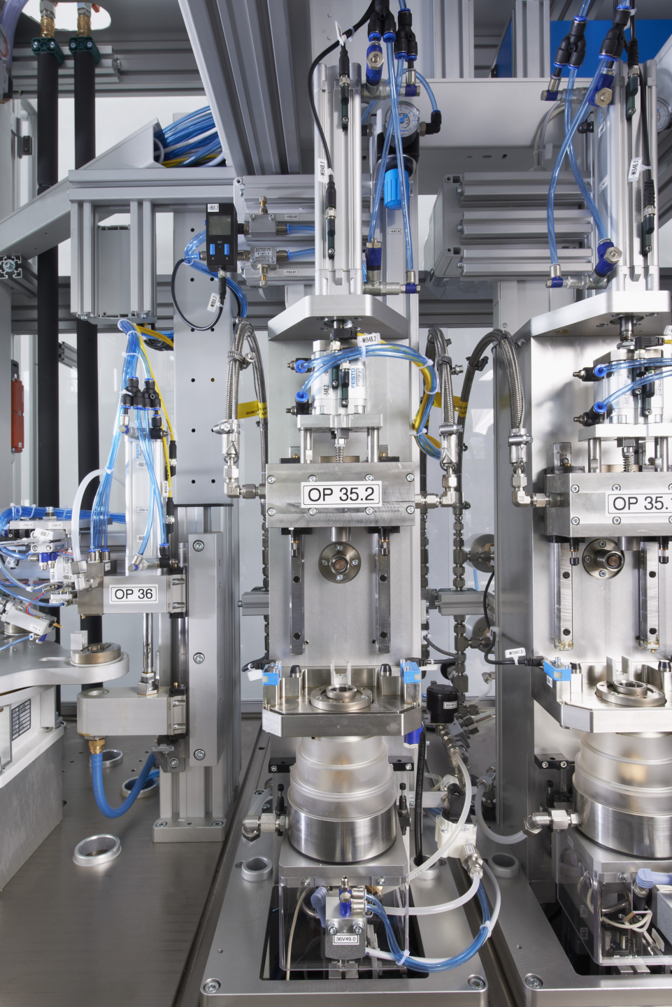 Innenansicht EOL Prüfstand GDI Injektoren