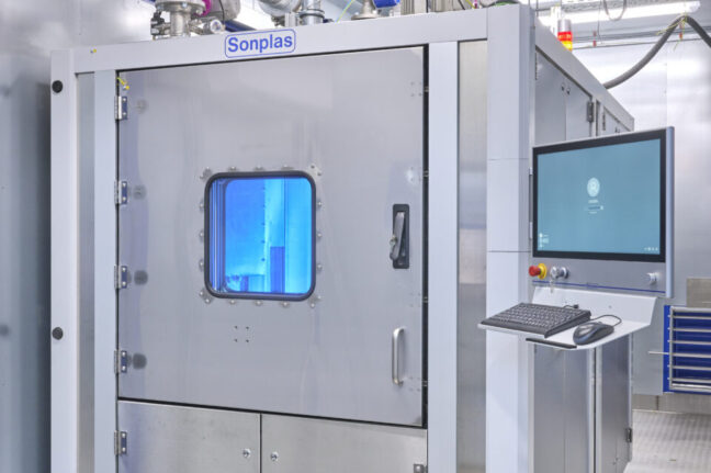 Außenansicht Wasserstoff Prüfstand mit geschlossener Tür